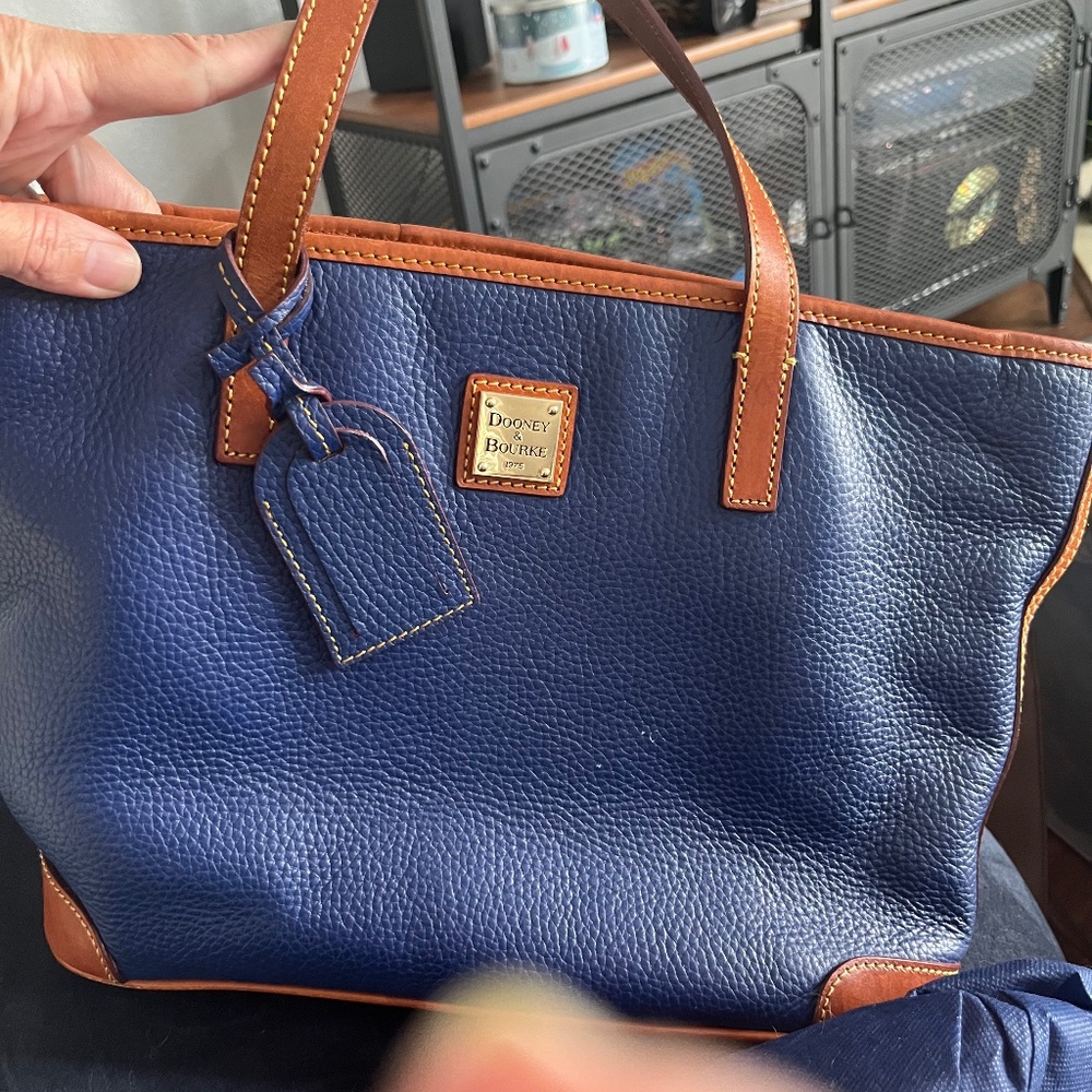 Navy Dooney shoulder bag